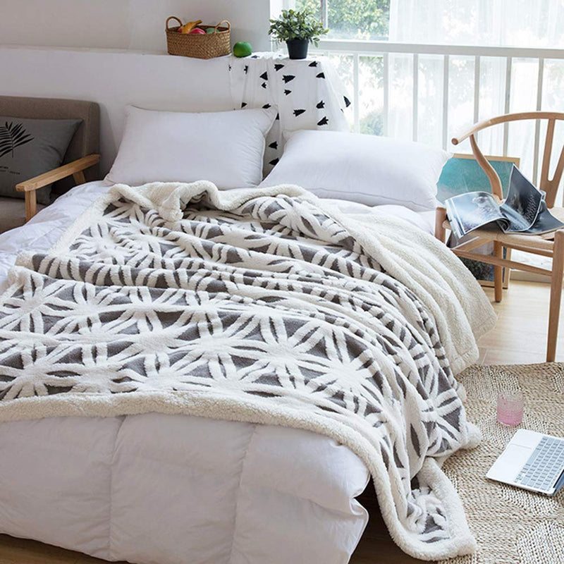LOMAO Sherpa Fleece Blanket Fuzzy Soft Throw Blanket Dual Sided Plush Blanket for Couch Sofa Bed (Grey,51